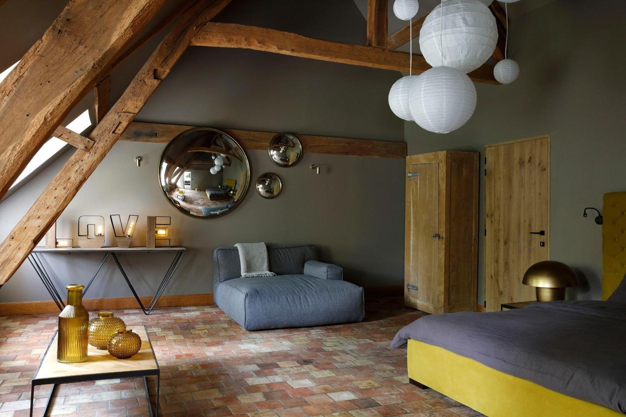 Safran (second floor) - Bed and Breakfast The Beach Manor